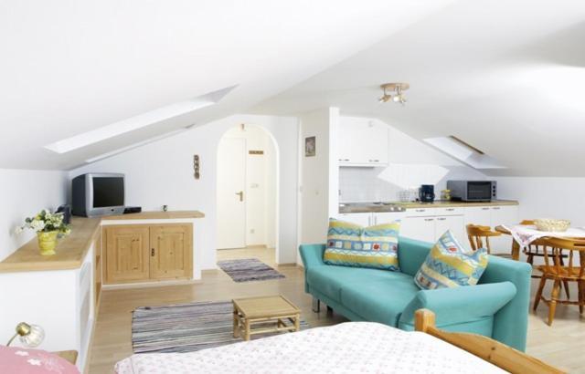Raffaela Maderspacher Apartment